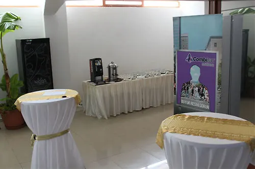 Hotel Azmakhan Akyaka